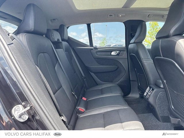 2025 Volvo XC40 Plus Dark Theme-22