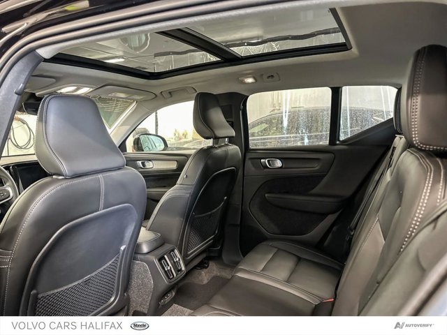 2025 Volvo XC40 Plus Dark Theme-22