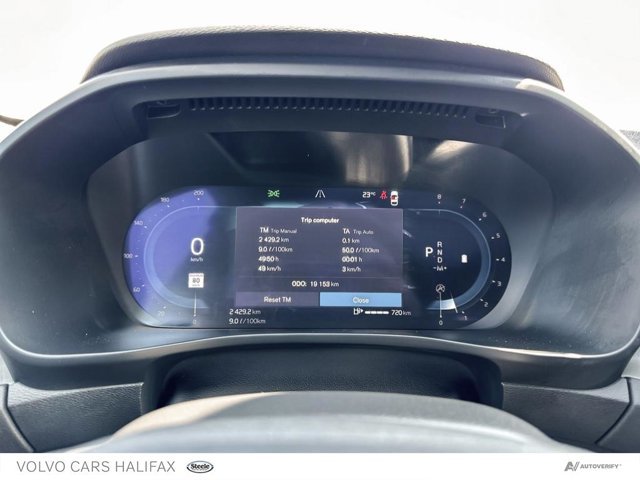 2025 Volvo XC40 Plus Dark Theme-14