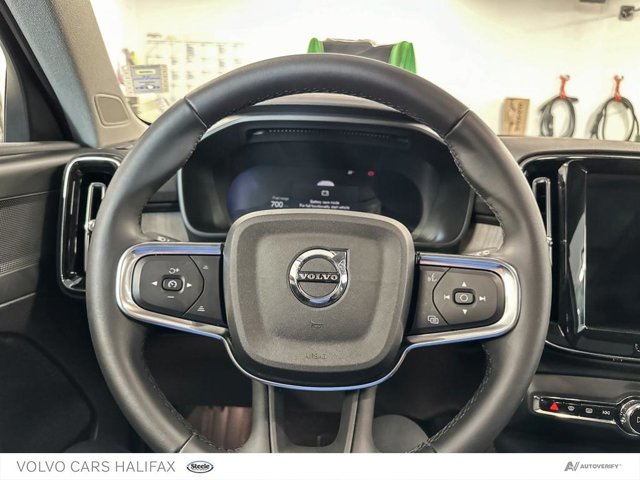 2025 Volvo XC40 Plus Dark Theme-13