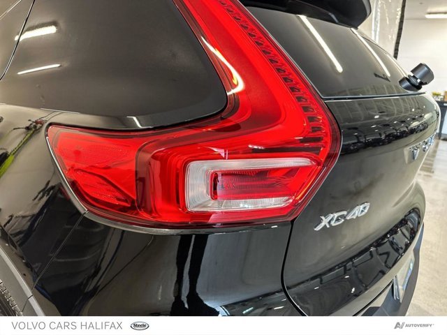 2025 Volvo XC40 Plus Dark Theme-10
