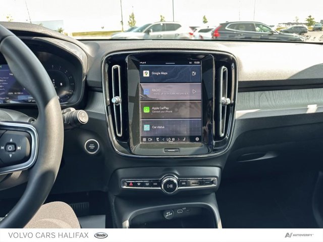 2025 Volvo XC40 Plus Dark Theme-18