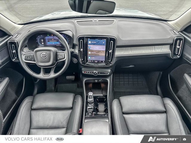 2025 Volvo XC40 Plus Dark Theme-23