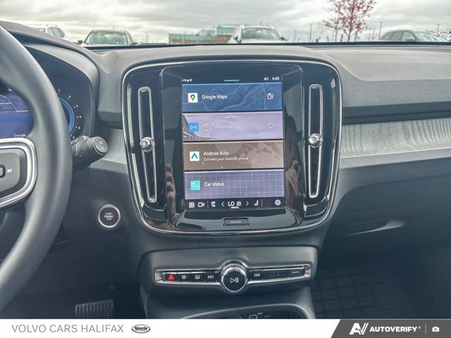 2025 Volvo XC40 Plus Dark Theme-18