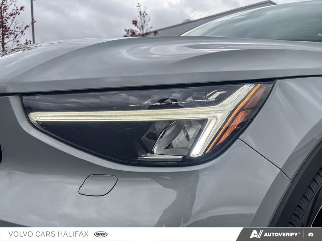 2025 Volvo XC40 Plus Dark Theme-7