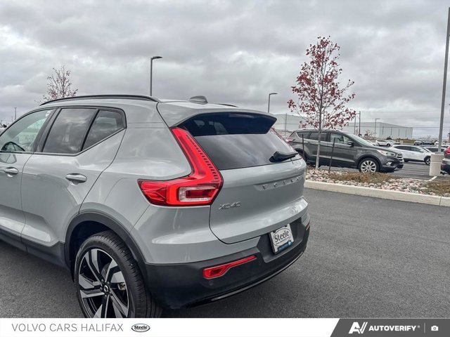 2025 Volvo XC40 Plus Dark Theme-10