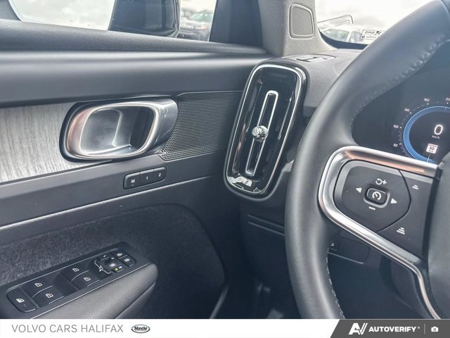 2025 Volvo XC40 Plus Dark Theme-16