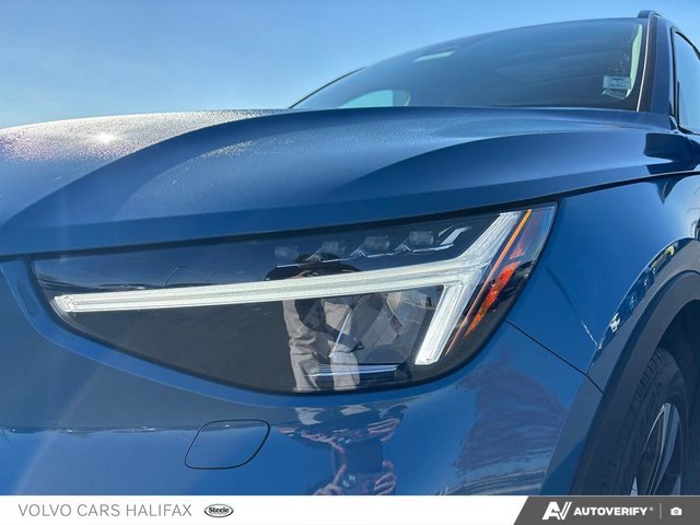 2025 Volvo XC40 Plus Dark Theme-9