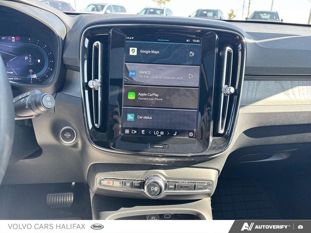 2025 Volvo XC40 Plus Dark Theme-17