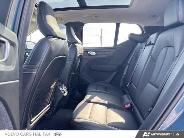 2025 Volvo XC40 Plus Dark Theme-22