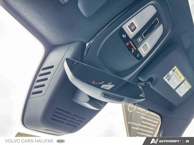 2025 Volvo XC40 Plus Dark Theme-20