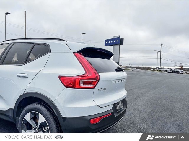 2025 Volvo XC40 Plus Dark Theme-10