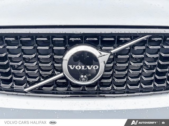 2025 Volvo XC40 Plus Dark Theme-8