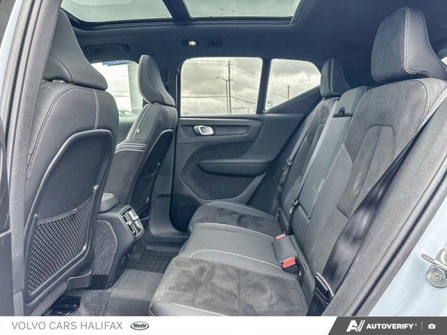 2025 Volvo XC40 Plus Dark Theme-22