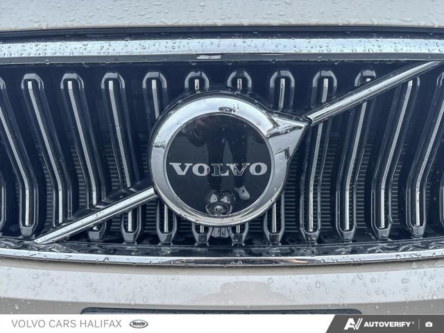 Volvo XC40 Plus Bright Theme 2025-8