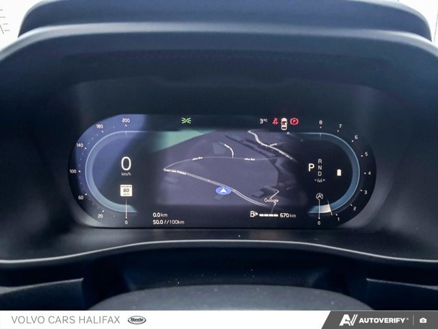 Volvo XC40 Plus Bright Theme 2025-14