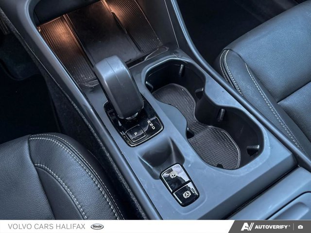 Volvo XC40 Core Bright Theme 2025-17