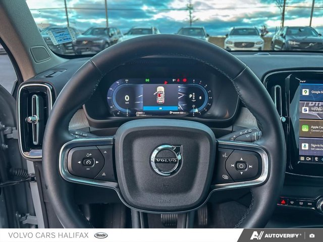 Volvo XC40 Core Bright Theme 2025-13