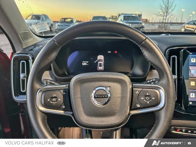 Volvo XC40 Plus Dark Theme 2025-13