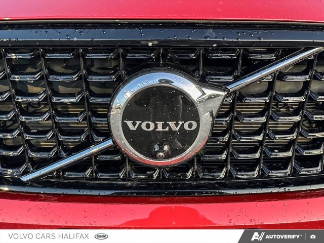 Volvo XC40 Plus Dark Theme 2025-8