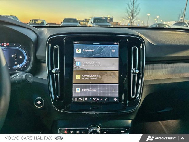 Volvo XC40 Plus Dark Theme 2025-18