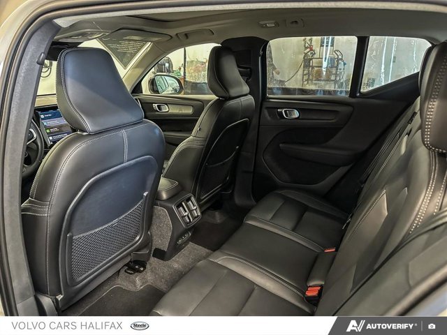 2025 Volvo XC40 Plus Dark Theme-22