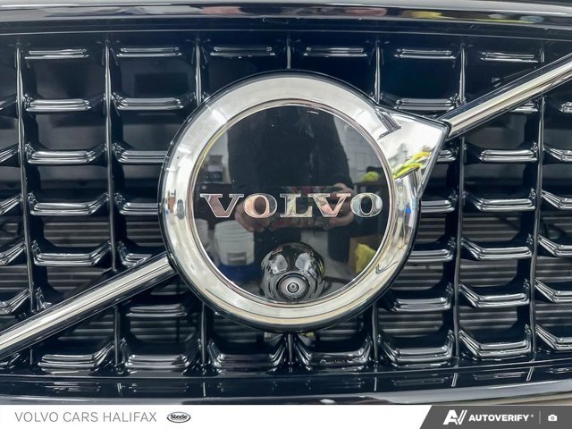 2025 Volvo XC40 Plus Dark Theme-8