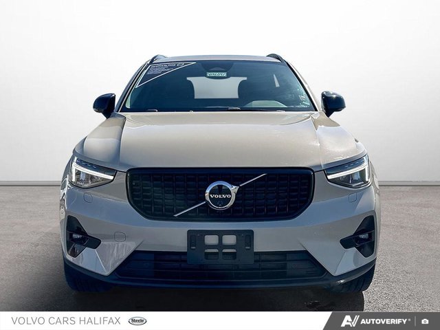 2025 Volvo XC40 Plus Dark Theme-1