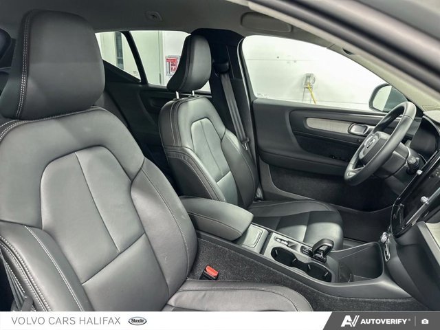2025 Volvo XC40 Core Bright Theme-21