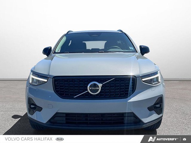 Volvo XC40 Plus Dark Theme 2025-1
