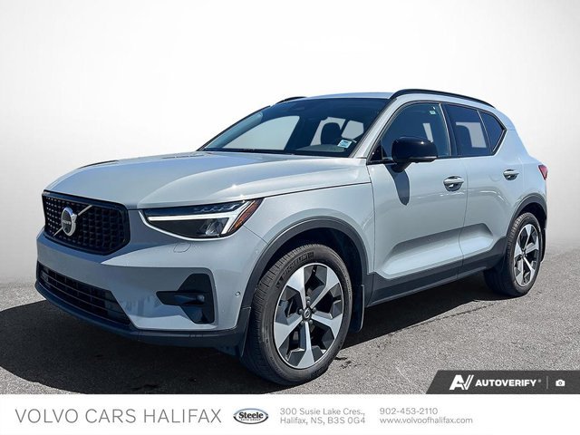 Volvo XC40 Plus Dark Theme 2025-0
