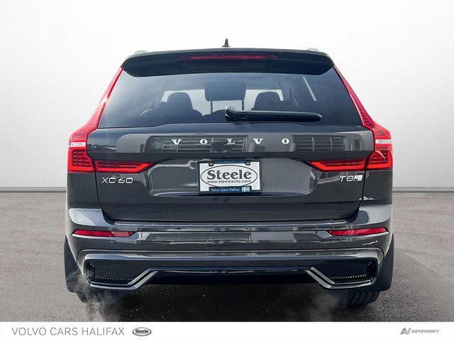Volvo XC60 Plug-In Hybrid Plus Dark Theme 2025-4