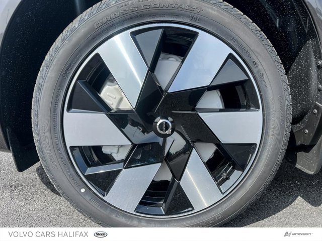 Volvo XC60 Plug-In Hybrid Plus Dark Theme 2025-5