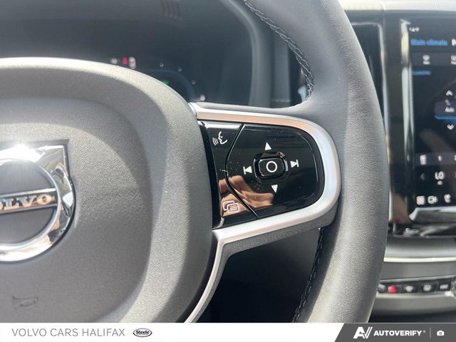 Volvo XC60 Plug-In Hybrid Ultra Dark Theme 2025-14