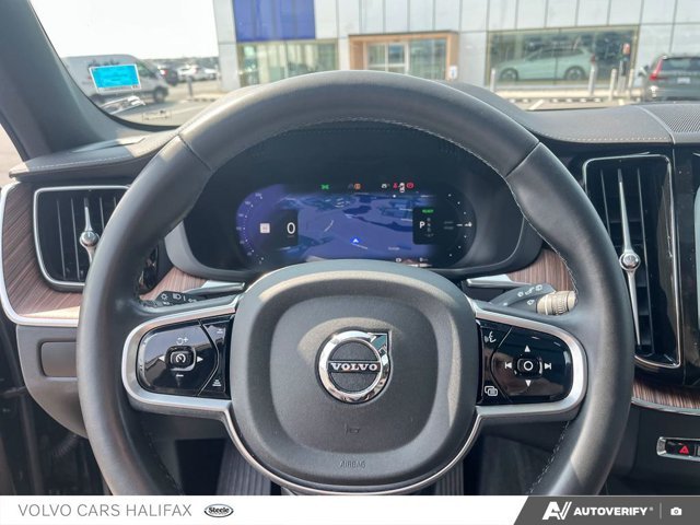 2025 Volvo XC60 Plug-In Hybrid Ultra Dark Theme-11