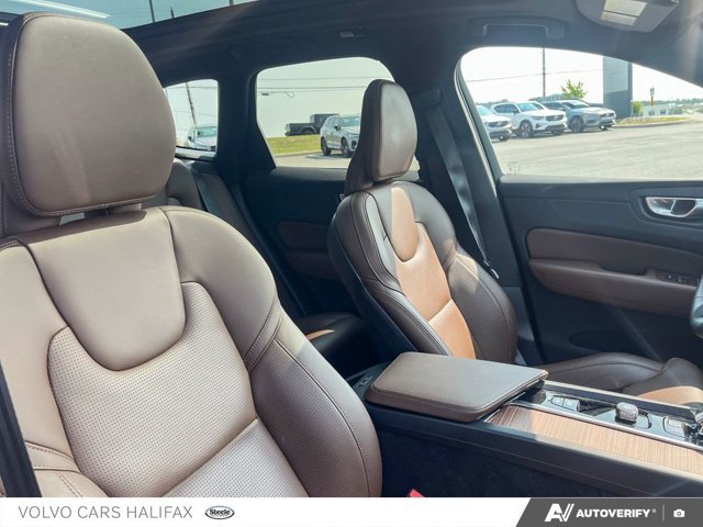 2025 Volvo XC60 Plug-In Hybrid Ultra Dark Theme-19