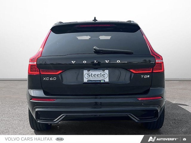 2025 Volvo XC60 Plug-In Hybrid Ultra Dark Theme-3