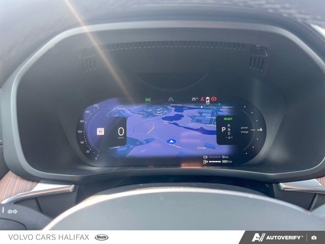 2025 Volvo XC60 Plug-In Hybrid Ultra Dark Theme-12