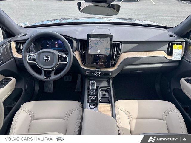 2026 Volvo XC60 Plug-In Hybrid Plus Dark Theme-22