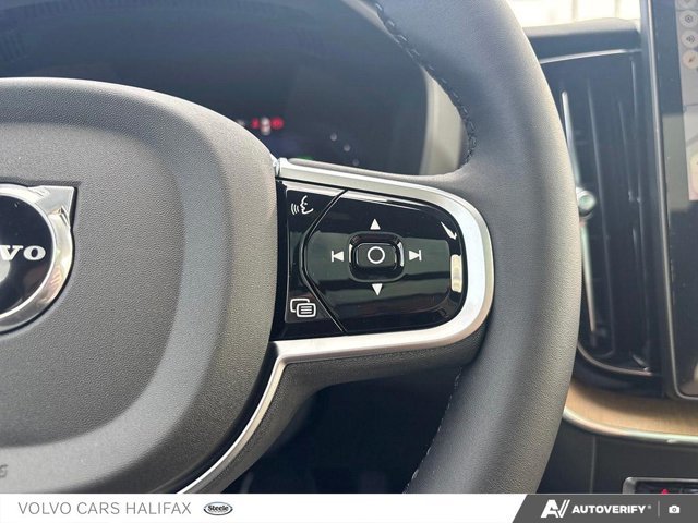 2026 Volvo XC60 Plug-In Hybrid Plus Dark Theme-15