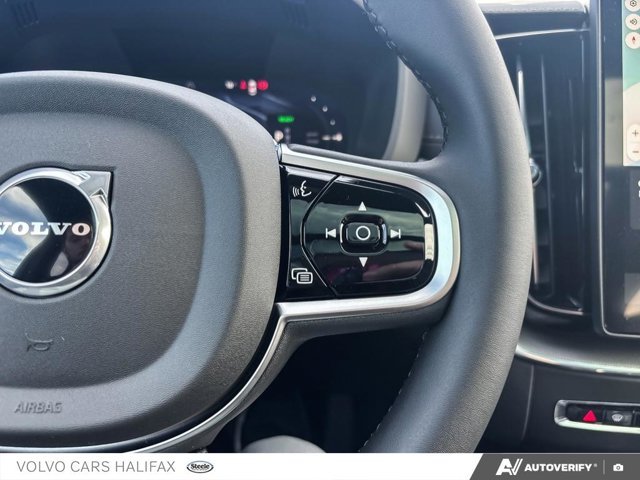 2026 Volvo XC60 Plug-In Hybrid Ultra Black Edition-15