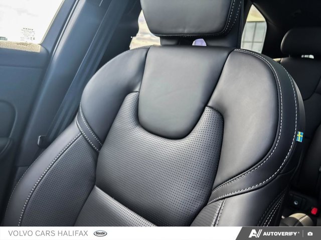 2026 Volvo XC60 Plug-In Hybrid Ultra Black Edition-19