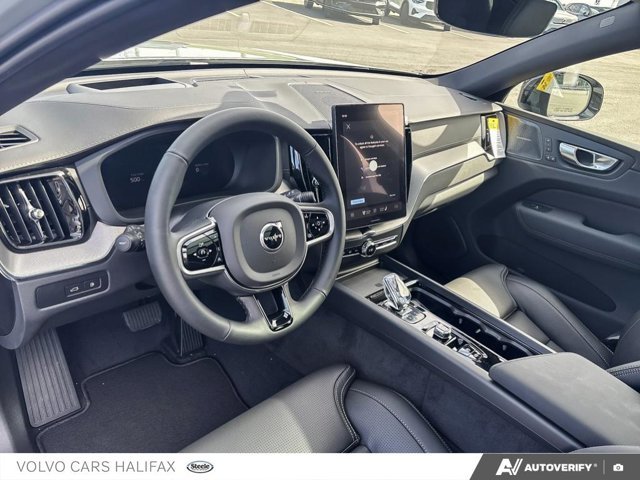 2026 Volvo XC60 Plug-In Hybrid Ultra Black Edition-12