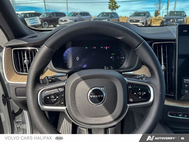 2026 Volvo XC60 Plug-In Hybrid Plus Dark Theme-13