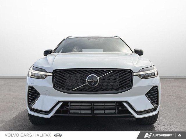 2026 Volvo XC60 Plug-In Hybrid Plus Dark Theme-1