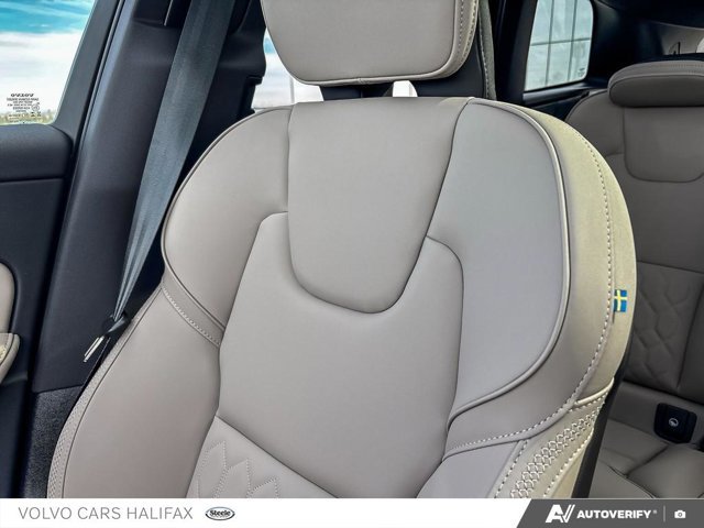 2026 Volvo XC60 Plug-In Hybrid Plus Dark Theme-19