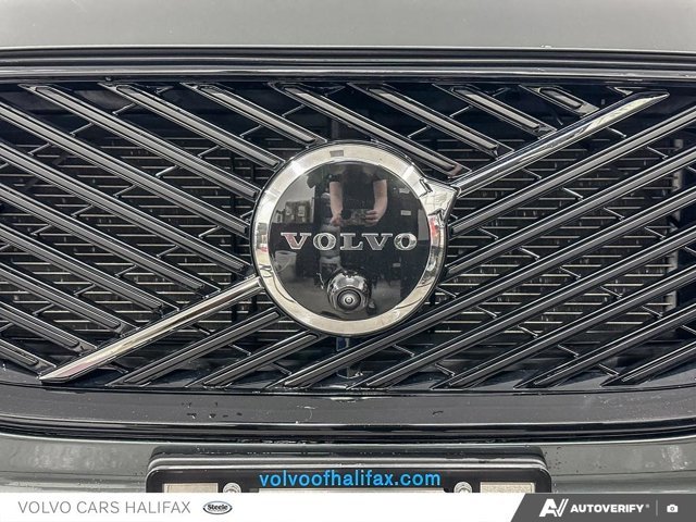 Volvo XC60 Plug-In Hybrid Plus Dark Theme 2026-8