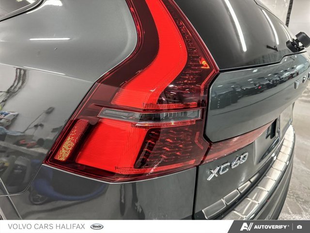 Volvo XC60 Plug-In Hybrid Plus Dark Theme 2026-10