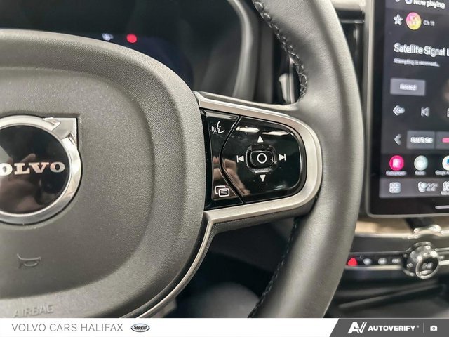 Volvo XC60 Plug-In Hybrid Plus Dark Theme 2026-15