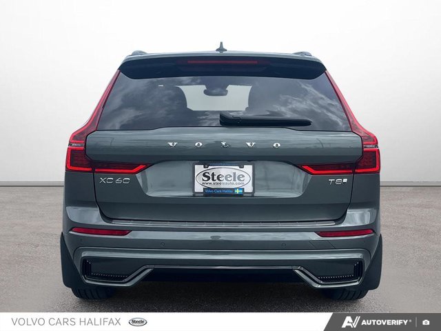 2026 Volvo XC60 Plug-In Hybrid Plus Dark Theme-4